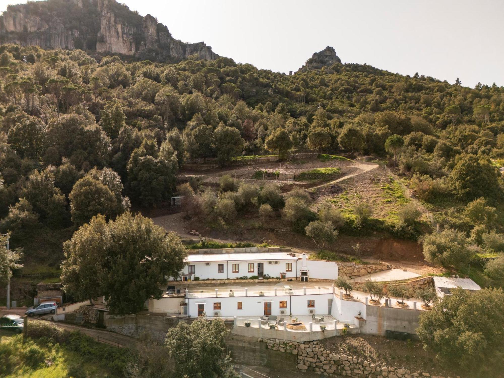 Casa Jerzu S'Essia De Su Santu Villa Luaran gambar